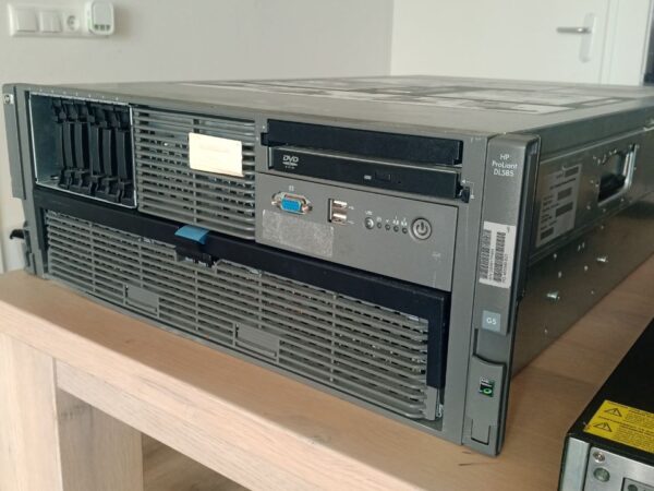HP DL585 G5: A true datacenter beast.